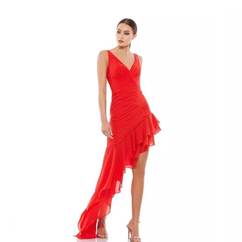 Mac Duggal Red Ruffle Asymmetric Ruched
Sheath Dress Size Wedding Flattering